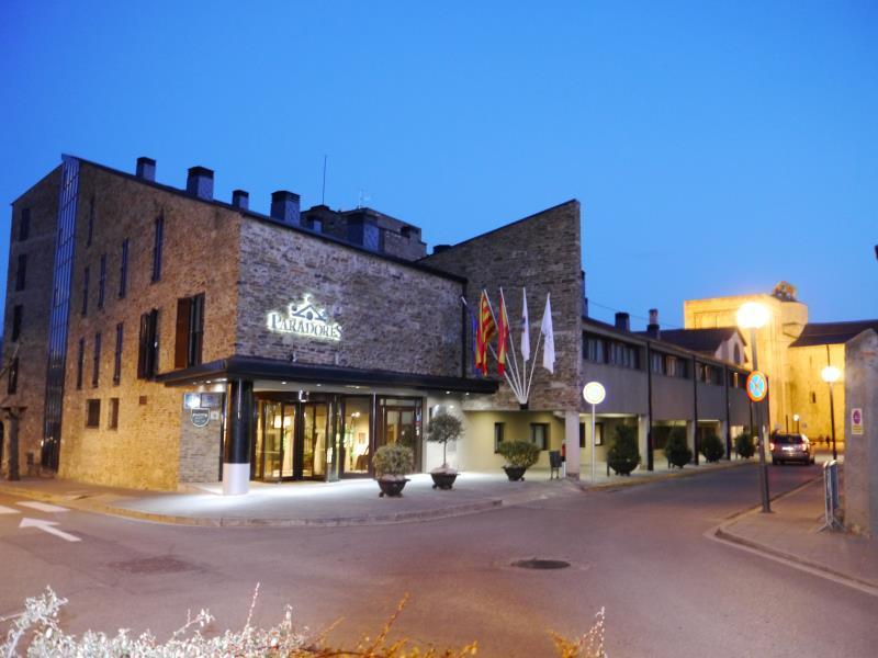 Parador De Сео-де-Уржель Экстерьер фото