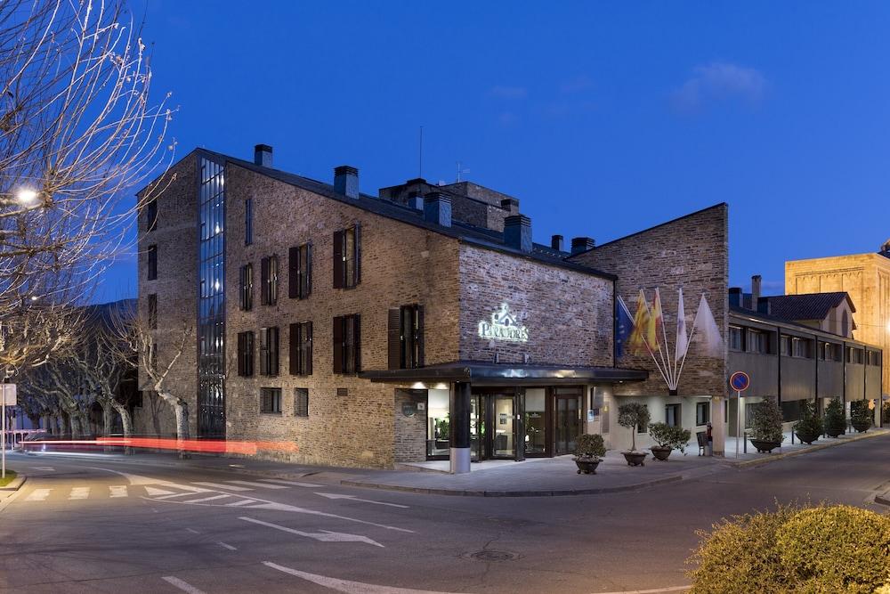 Parador De Сео-де-Уржель Экстерьер фото