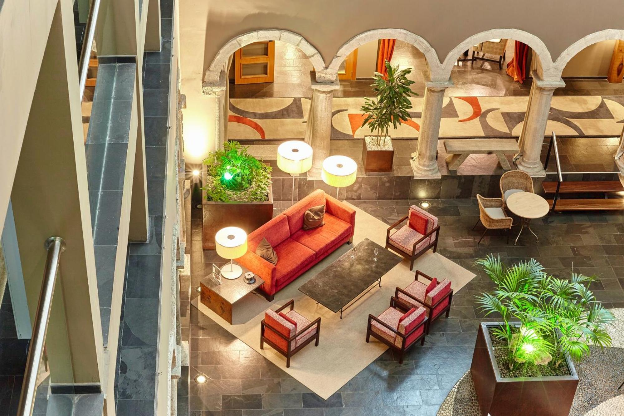 Parador De Сео-де-Уржель Экстерьер фото
