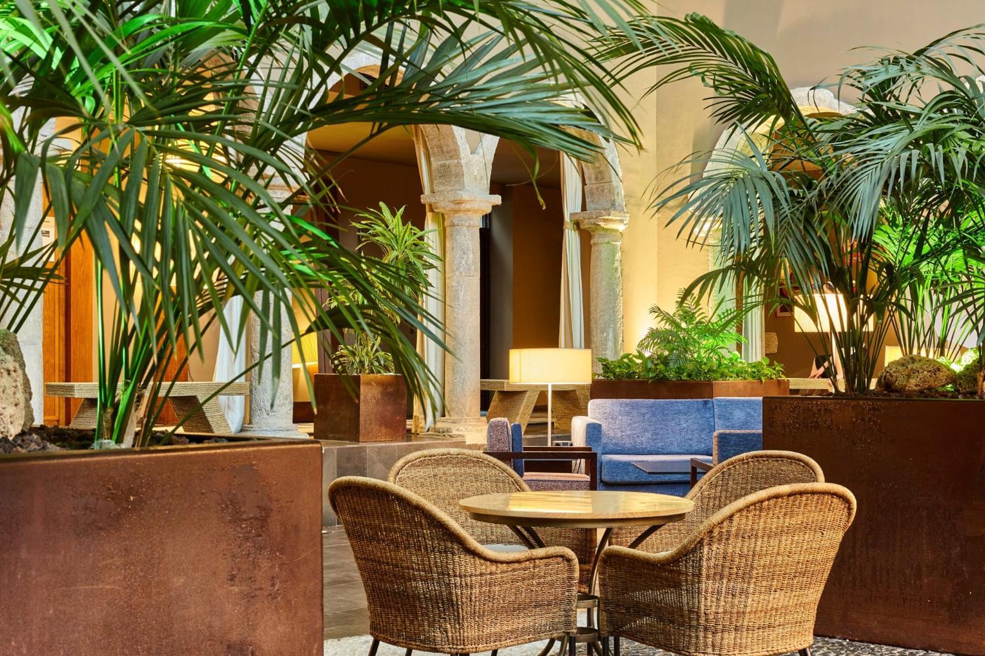 Parador De Сео-де-Уржель Экстерьер фото
