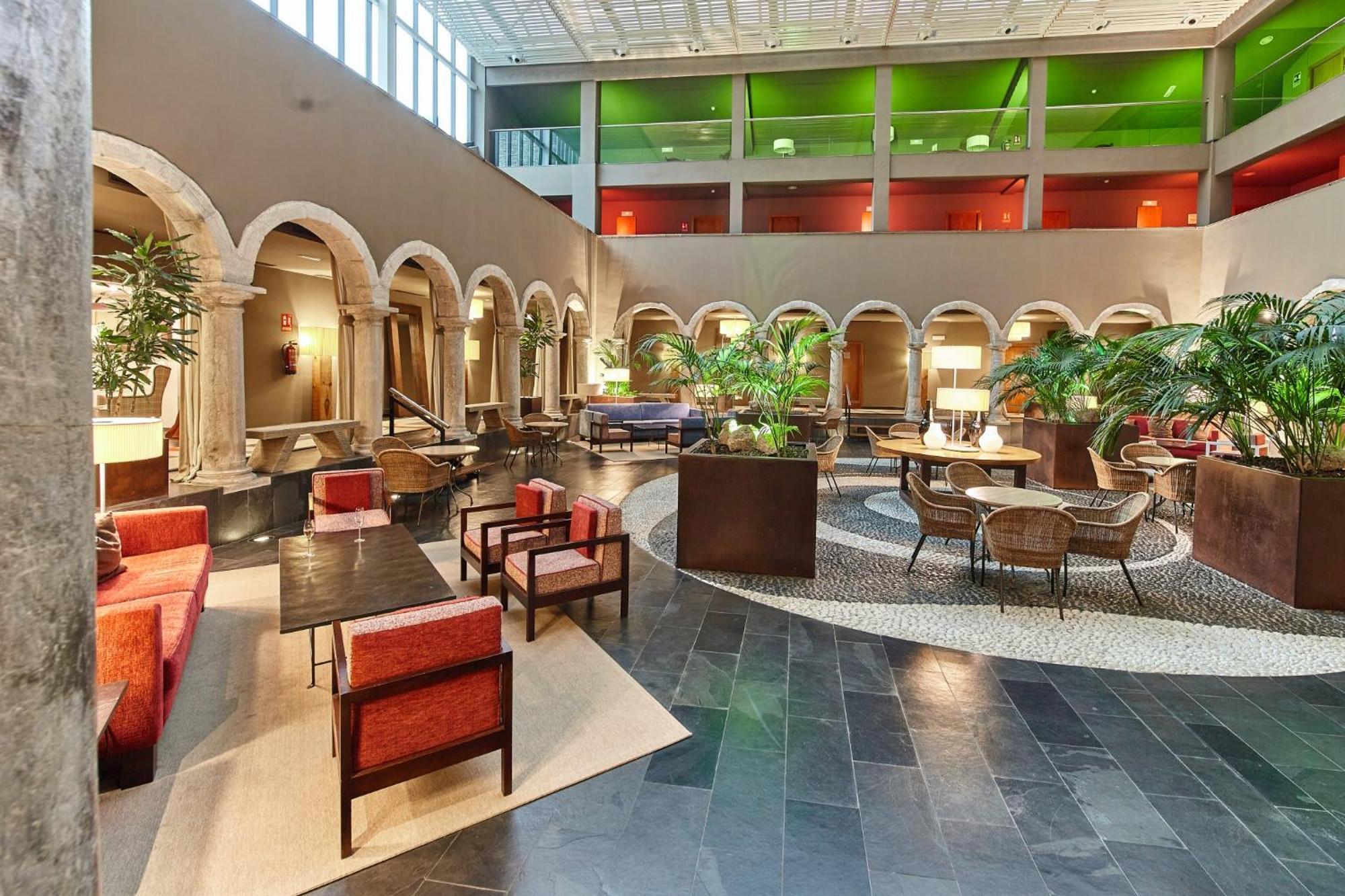 Parador De Сео-де-Уржель Экстерьер фото